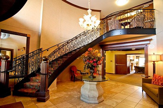 317 Groveland Lobby
