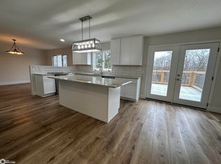 2040 Golfview Cir, Centerville, IA 52544