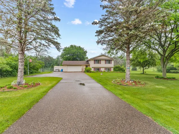 20075 Uplander St NW, Oak Grove, MN 55011