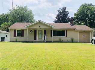 2916 Bears Den Rd, Youngstown, OH 44511