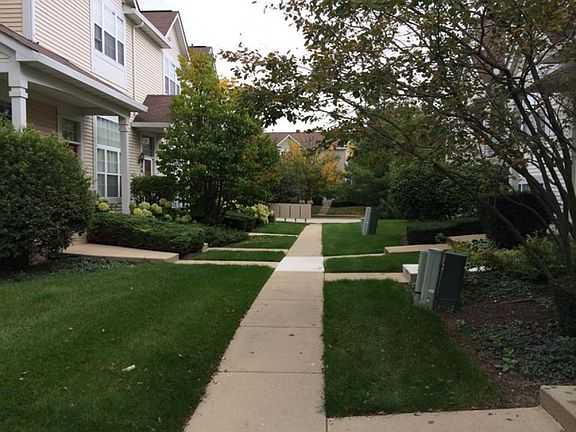 3rd image of 934 S Darla Ct