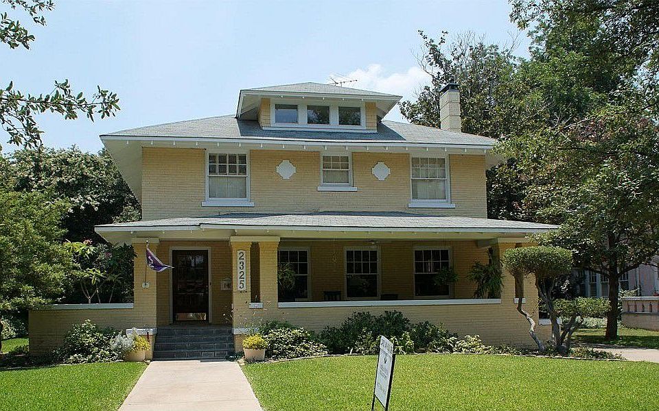 1st image of 2325 Mistletoe Dr