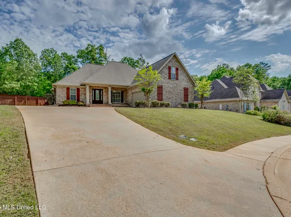 211 Iron Horse Sta, Brandon, MS 39042