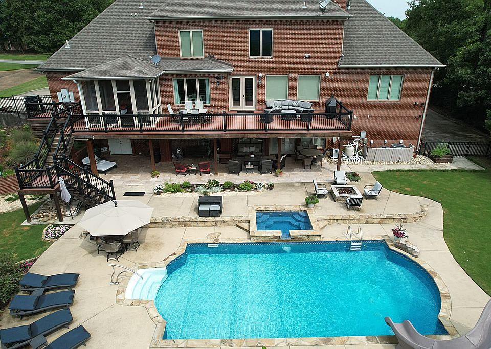 2nd image of 3173 Bradford Pl