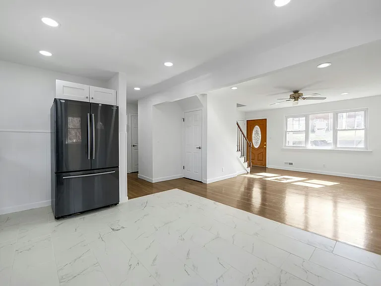 380 Grand Ave — Photo 8