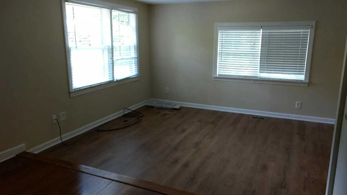 3 bed, 1.5 bath, 1080 sqft, $1,650 — Photo 4