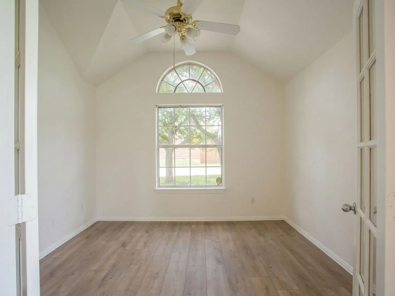 3 bed, 2104 sqft, $2,500 — Photo 1