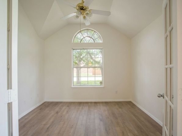 1429 Tree Top Dr