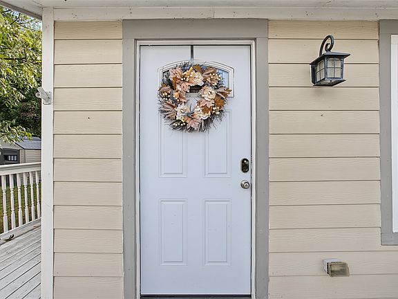 3rd image of 328 Spring Valley Cir
