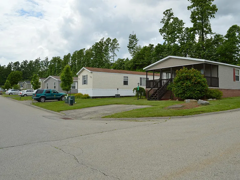 Wellington Estates — Photo 31