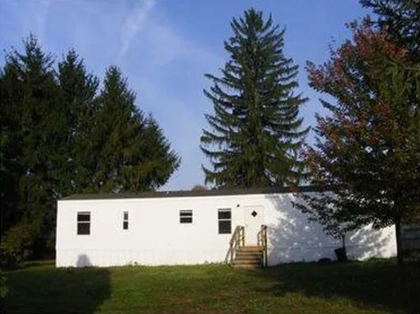 404 N Main St, Harrisville, PA 16038