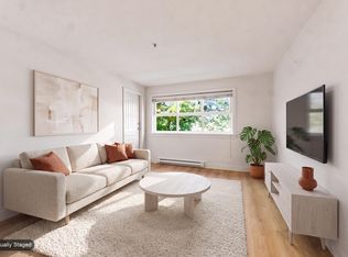 2928 Commercial Dr #301, Vancouver, BC V5N 4C9
