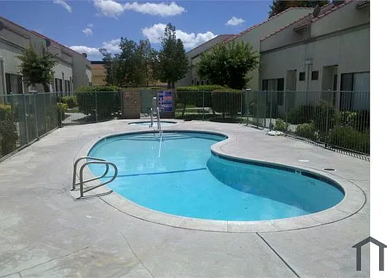 3 bed, 1400 sqft, $2,900 — Photo 4
