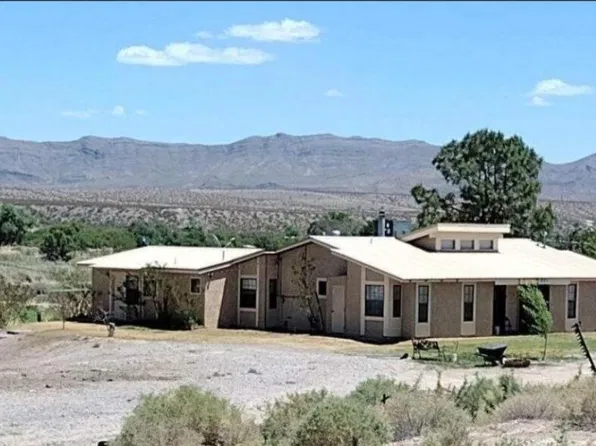231 Las Palomas Rd, Williamsburg, NM 87942