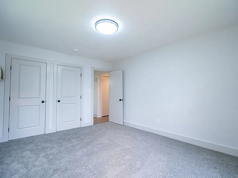West Gate Apartments — Photo 12