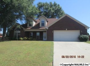 215 Bonaire Dr, Huntsville, AL 35811