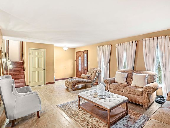 5th image of 1529 W 74th Ave