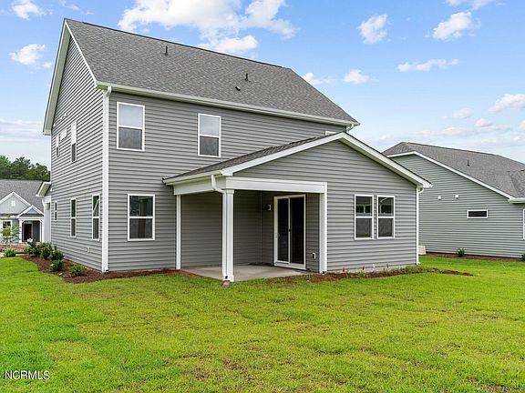2nd image of 635 Lemming Lane SE