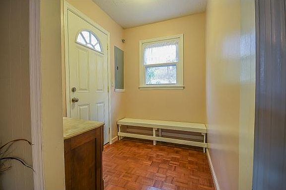 4th image of 108 Shadow Wood Ln