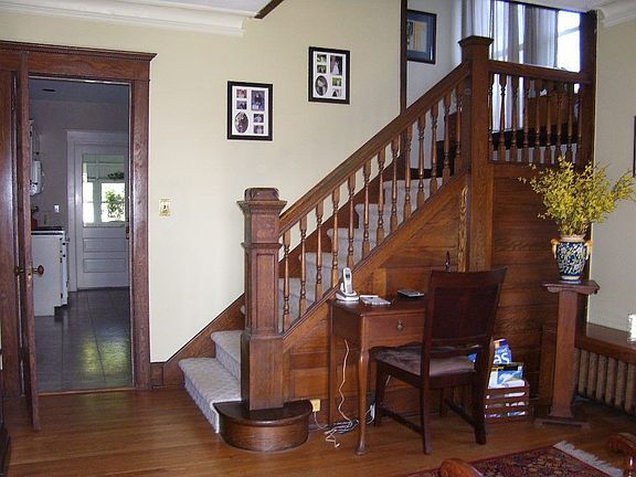 2nd image of 219 Franklin St