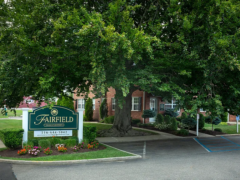 Fairfield Village at Levittown — Photo 8