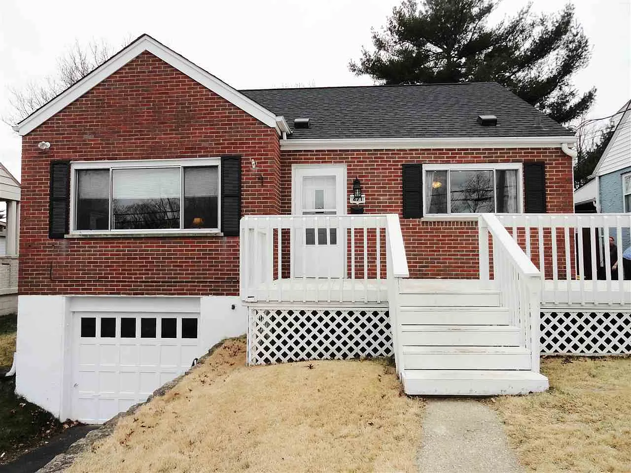 421 Hallam Ave photo 1