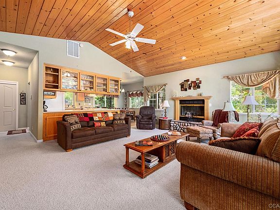 5th image of 522 Sugarbush Ln #8