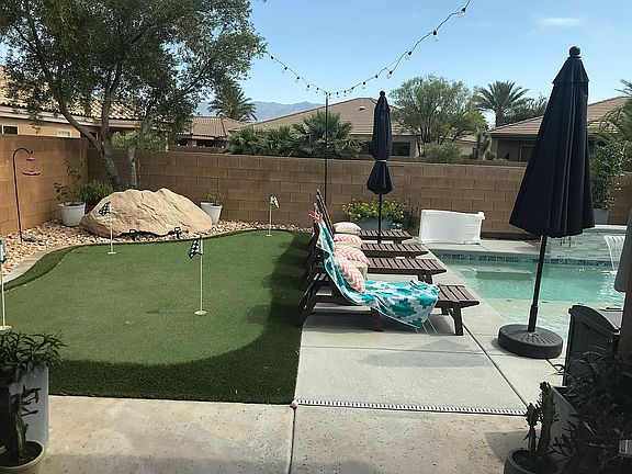 Putting/chipping green