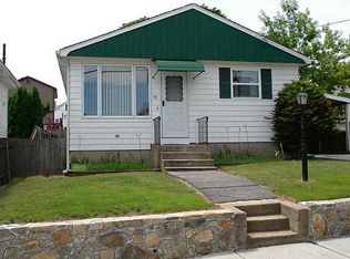 40 De Pinedo St, Providence, RI 02904