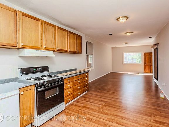 2nd image of 4541 N Western Ave #2