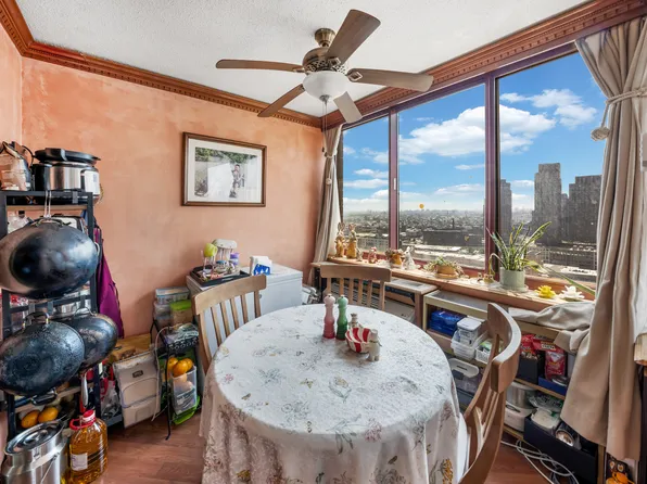 4-74 48th Avenue image 8 of 16