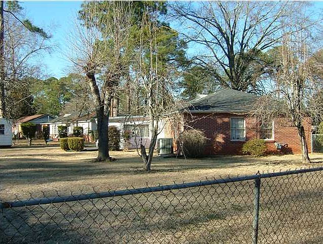 2nd image of 947 Parkwood Dr