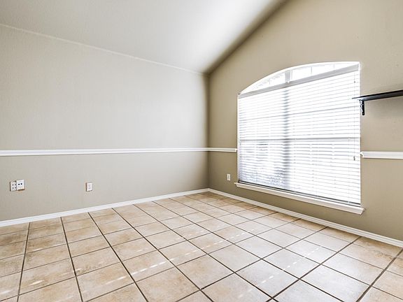 4th image of 709 Richmond Dr