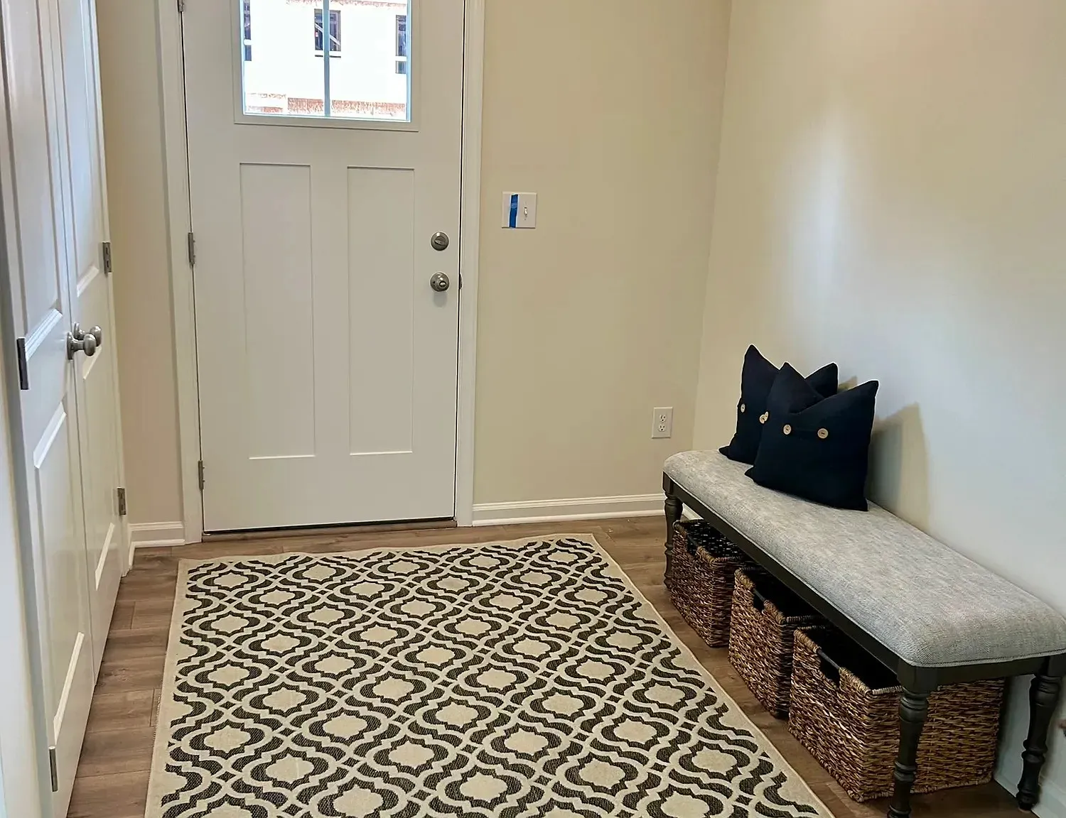 3 bed, 1867 sqft, $2,995 — Photo 1