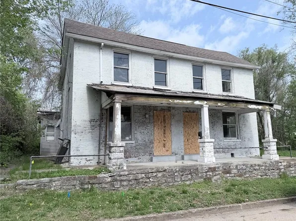 113 S 12th St, Belleville, IL 62220