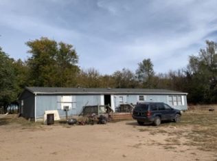 1004 N Obee Rd, Hutchinson, KS 67501