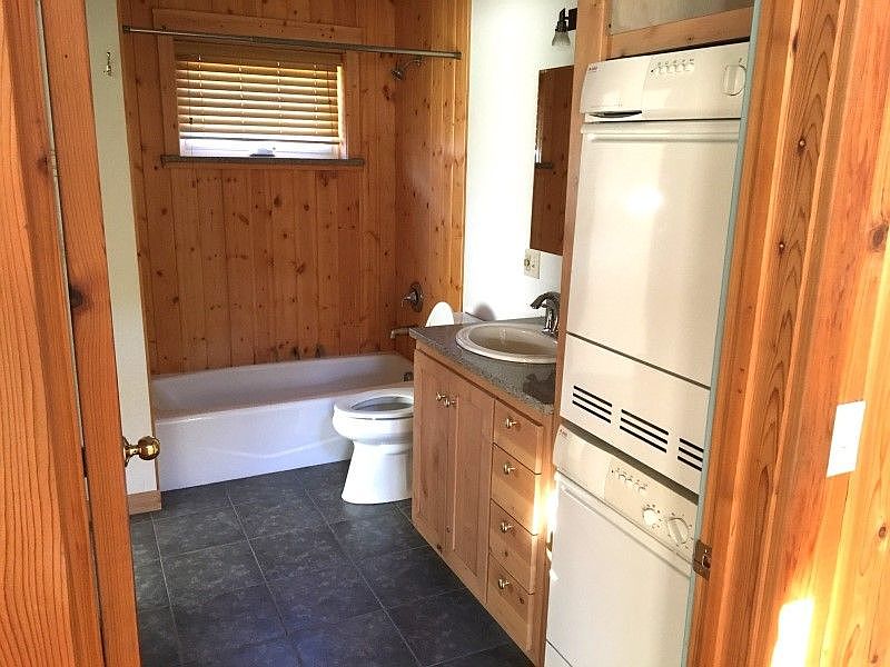 2nd image of 511B N 6th Ave