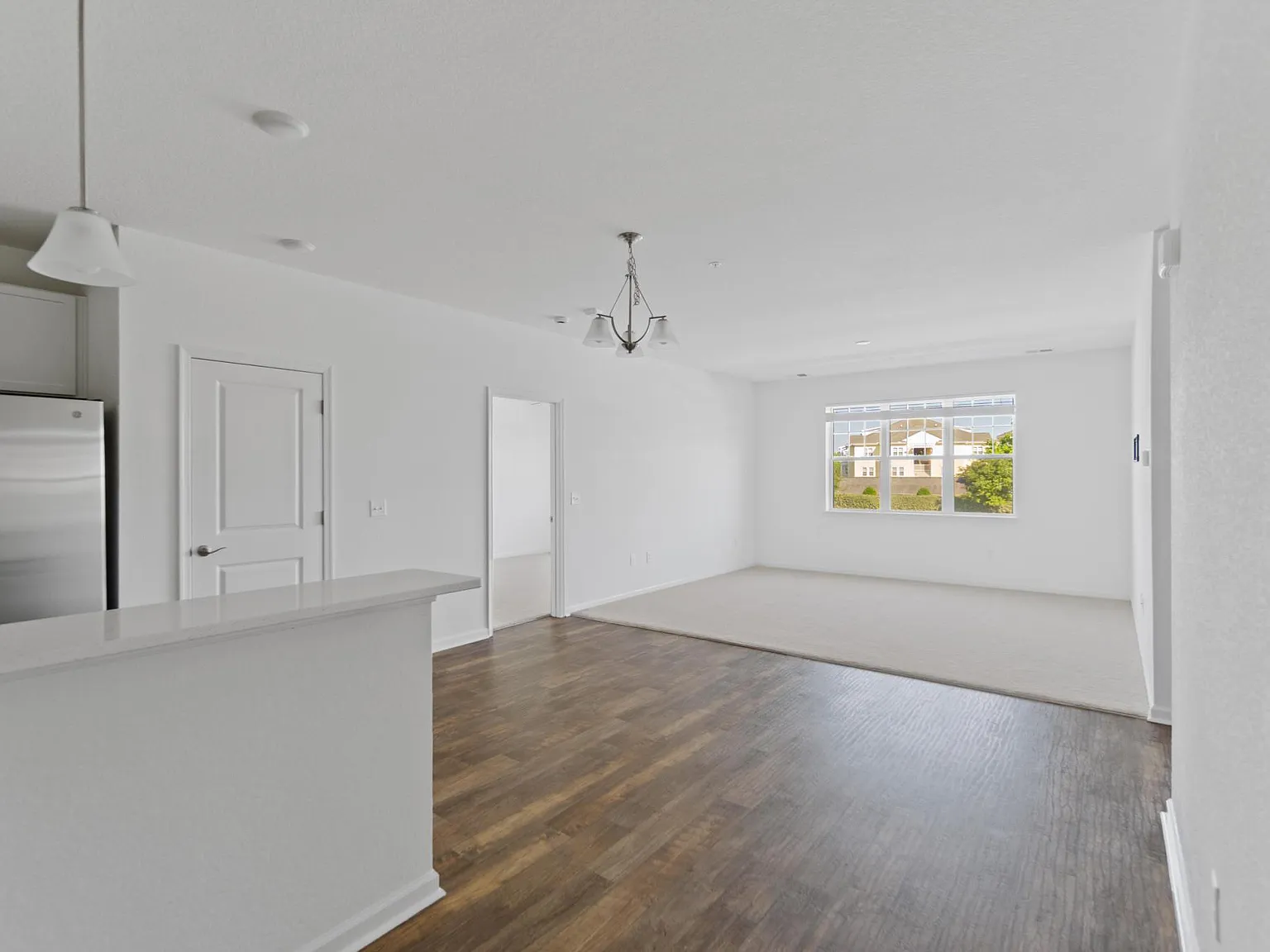 2 bed, 1293 sqft, $2,200 — Photo 3