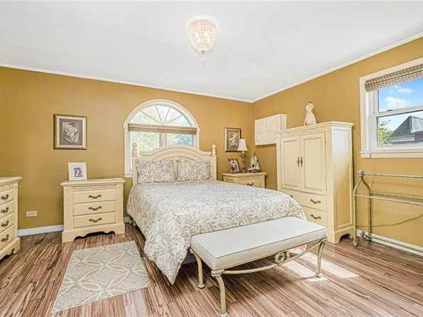 326 Bay 14th Street image 17 of 36