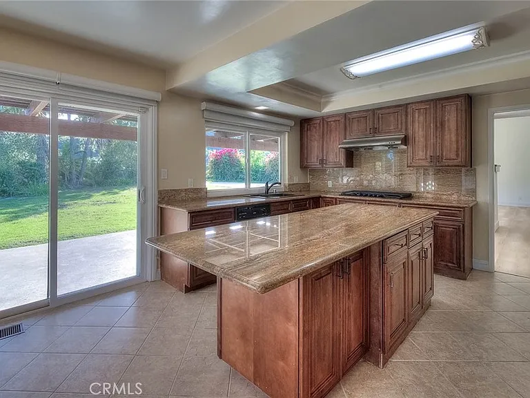 16612 Park Lane Cir — Photo 22