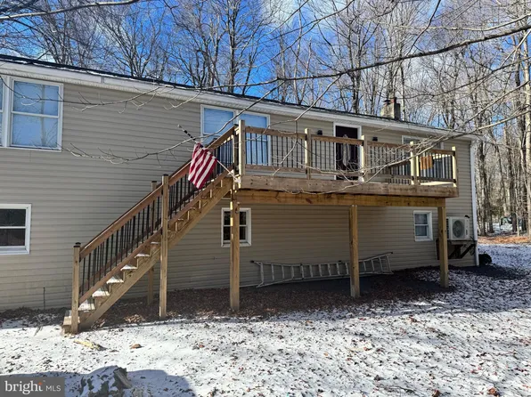 538 Maxatawny Dr, Pocono Lake, PA 18347