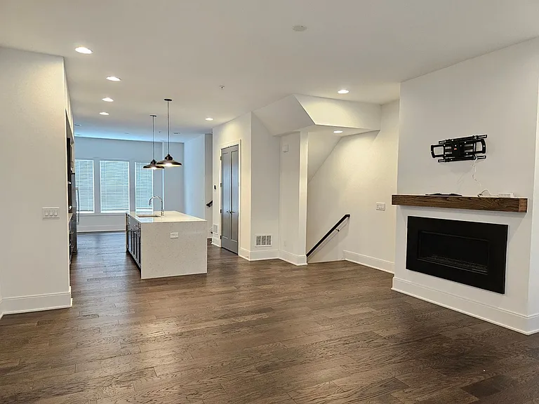 1337 Fairmont Ave NW — Photo 11