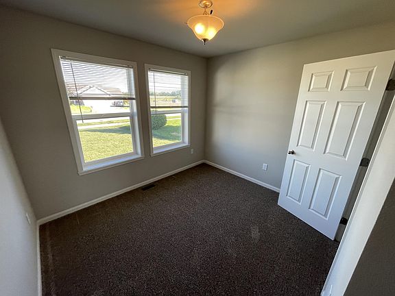 5th image of 2710 Claremont Dr