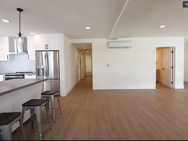 1261 Stoner Ave — Photo 15