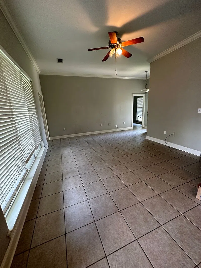 Must see! Available Now! Nicholson Lake Subd. 3/2 with an Office and Lake View — Photo 4