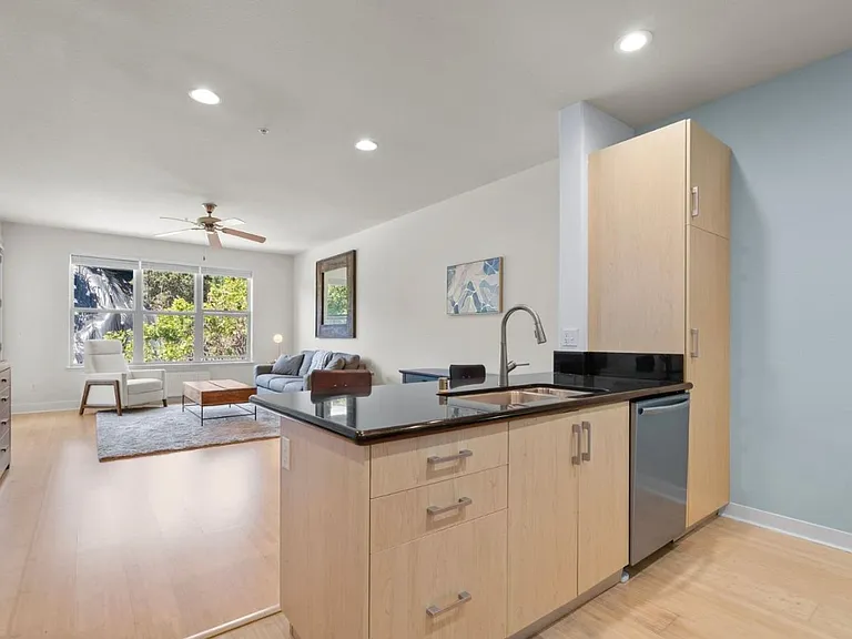 2030 N Pacific Ave #338 — Photo 2