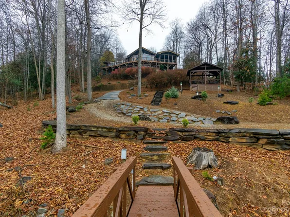 536 Harborside Dr, Nebo, NC 28761