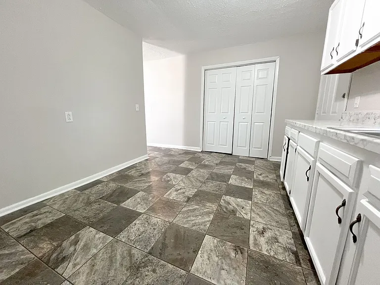 1139 Main St — Photo 8