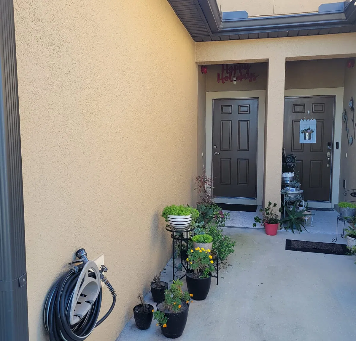 3 bed, 2.5 bath, 1550 sqft, $2,000 — Photo 2