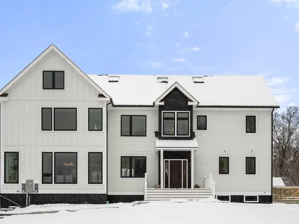 17 Boutwell Rd, Andover, MA 01810